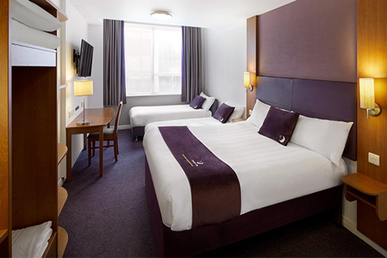 Premier Inn Liverpool John Lennon Airport Speke Exterior photo